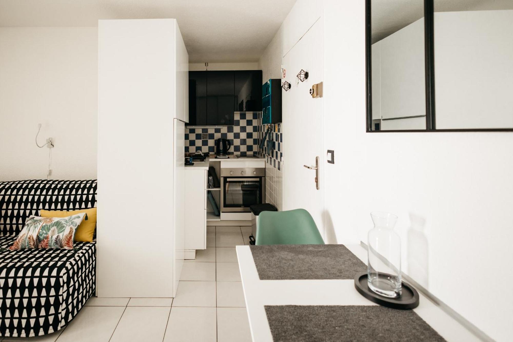 Cosy T1, A 10 Minutes A Pieds Des Plages Fréjus Exteriér fotografie