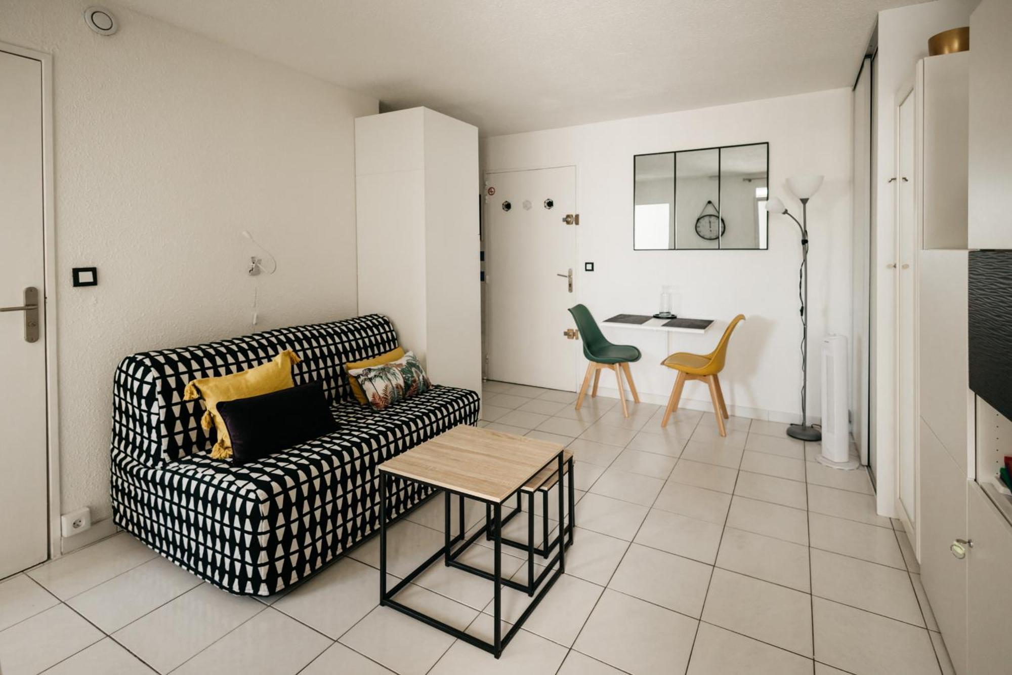 Cosy T1, A 10 Minutes A Pieds Des Plages Fréjus Exteriér fotografie